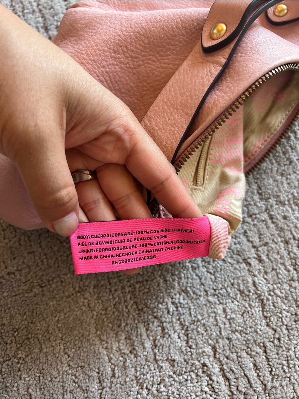 Juicy Couture Vintage Pink Leather Shoulder Bag with Charm - Picture 13 of 16